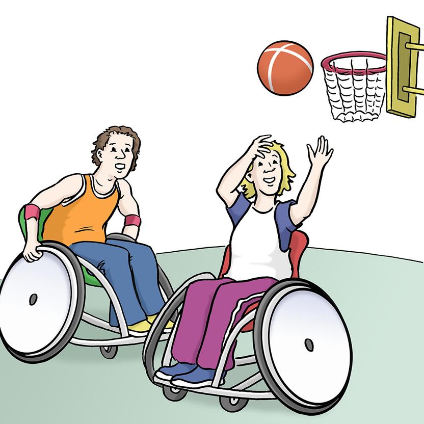 Zwei Personen im Rollstuhl werfen einen Basketball auf einen Korb in einem sportlichen Umfeld.