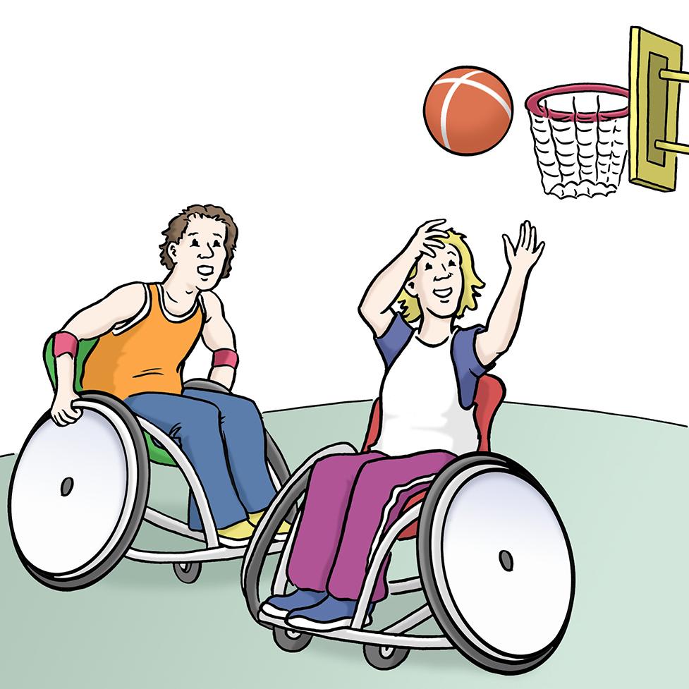 Zwei Personen im Rollstuhl werfen einen Basketball auf einen Korb in einem sportlichen Umfeld.
